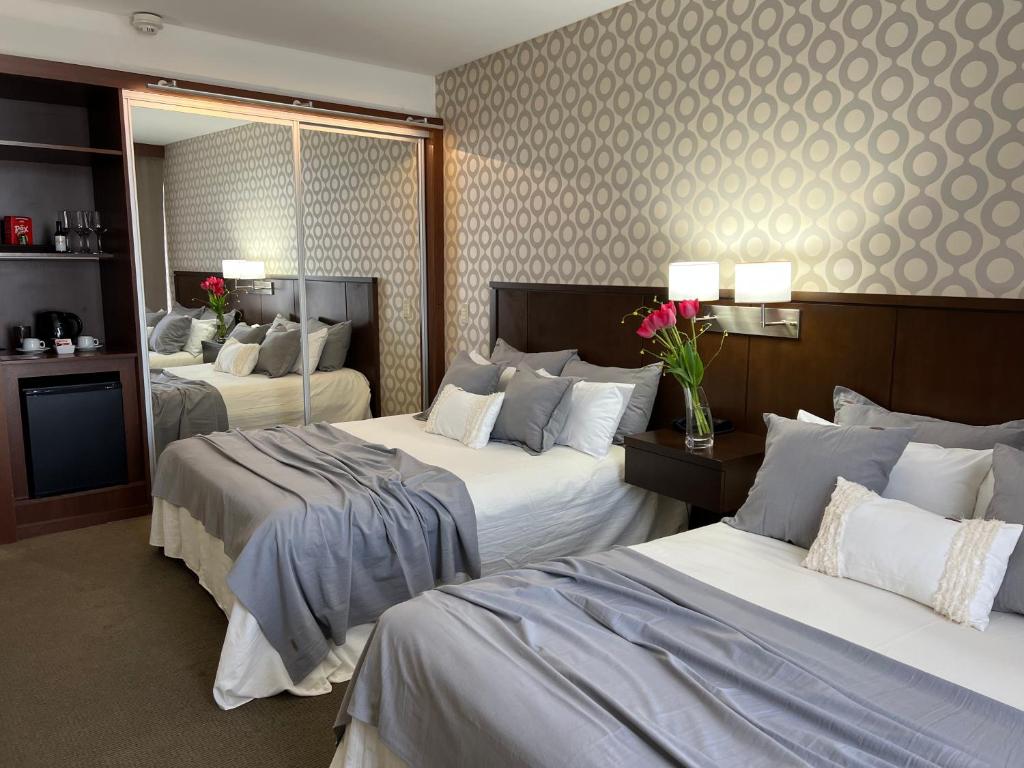 ian Hotel