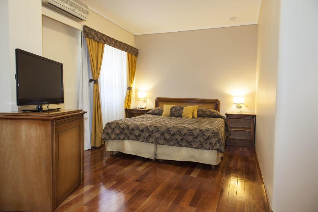 Tritone Hotel
